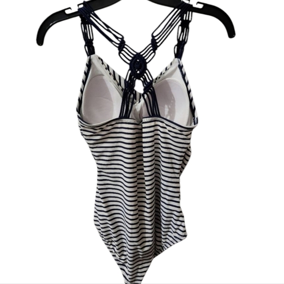Cupshe Kona Sol Striped Blue White One Piece Swimsuit NEW - Picture 4 of 7